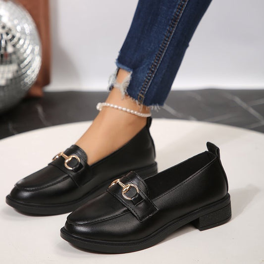 Ces mocassins allient à la fois confort, praticité et design raffiné. Parfaits pour les personnes en quête de style et de bien-être au quotidien, ils s'adaptent à toutes les occasions. Confort optimal et qualité supérieure Ces mocassins offrent un confort exceptionnel, même lors des journées les plus longues.